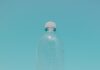 “건강한 식단, 최근 트렌드 따라 나만의 루틴 만들기” person holding clear plastic bottle